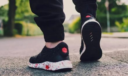 Tren Sneakers Yang Sedang Digandrungi Generasi Z