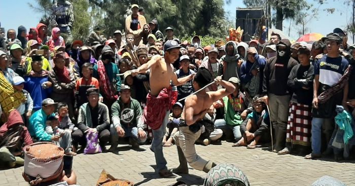 Tradisi Menarik Yang Masih Bertahan Hingga Saat Ini